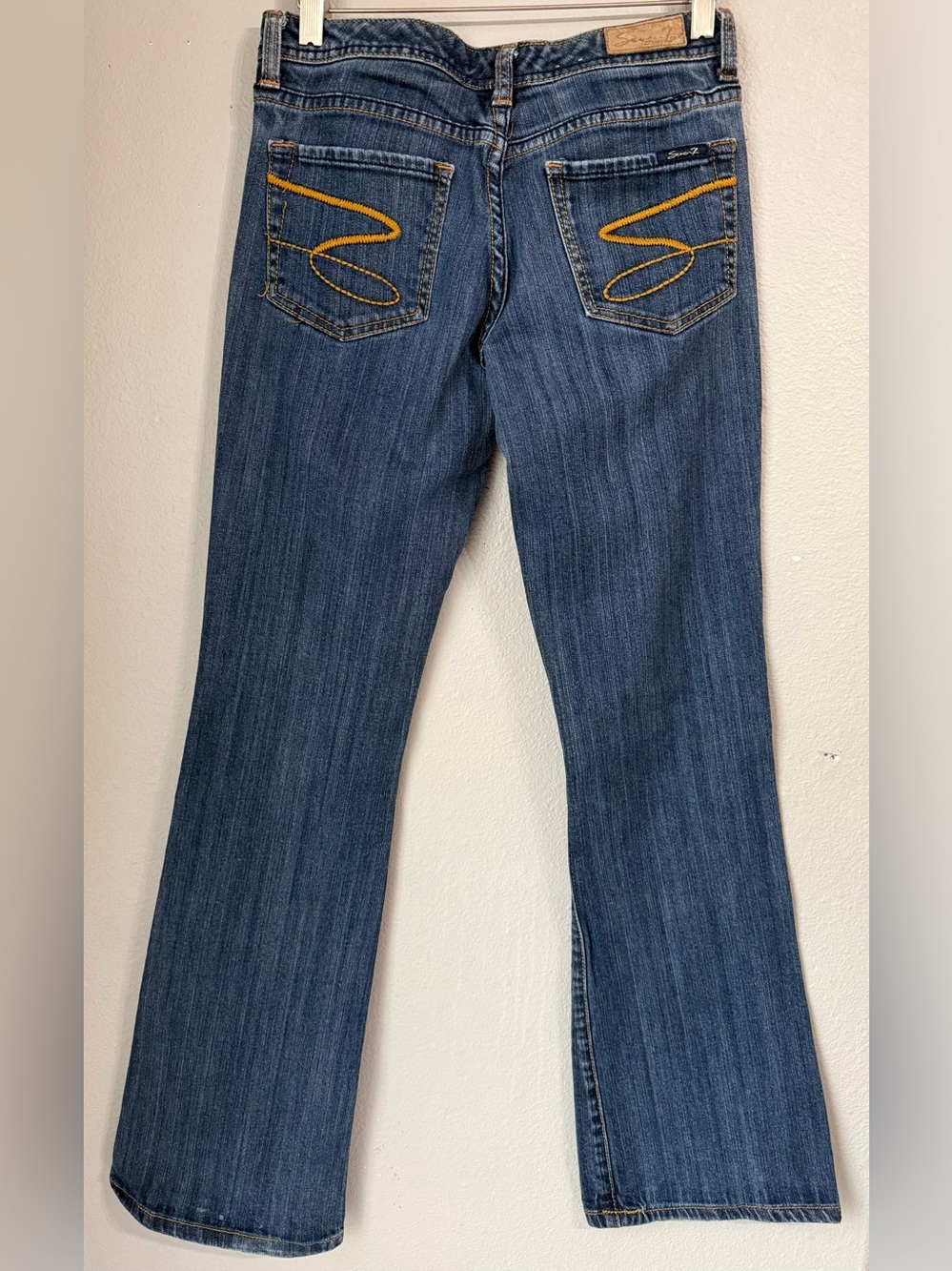 Seven7 Jeans Dark Wash Flare Jeans Women’s Size 26 Low Rise 5-Pocket Design - Picture 2 of 5